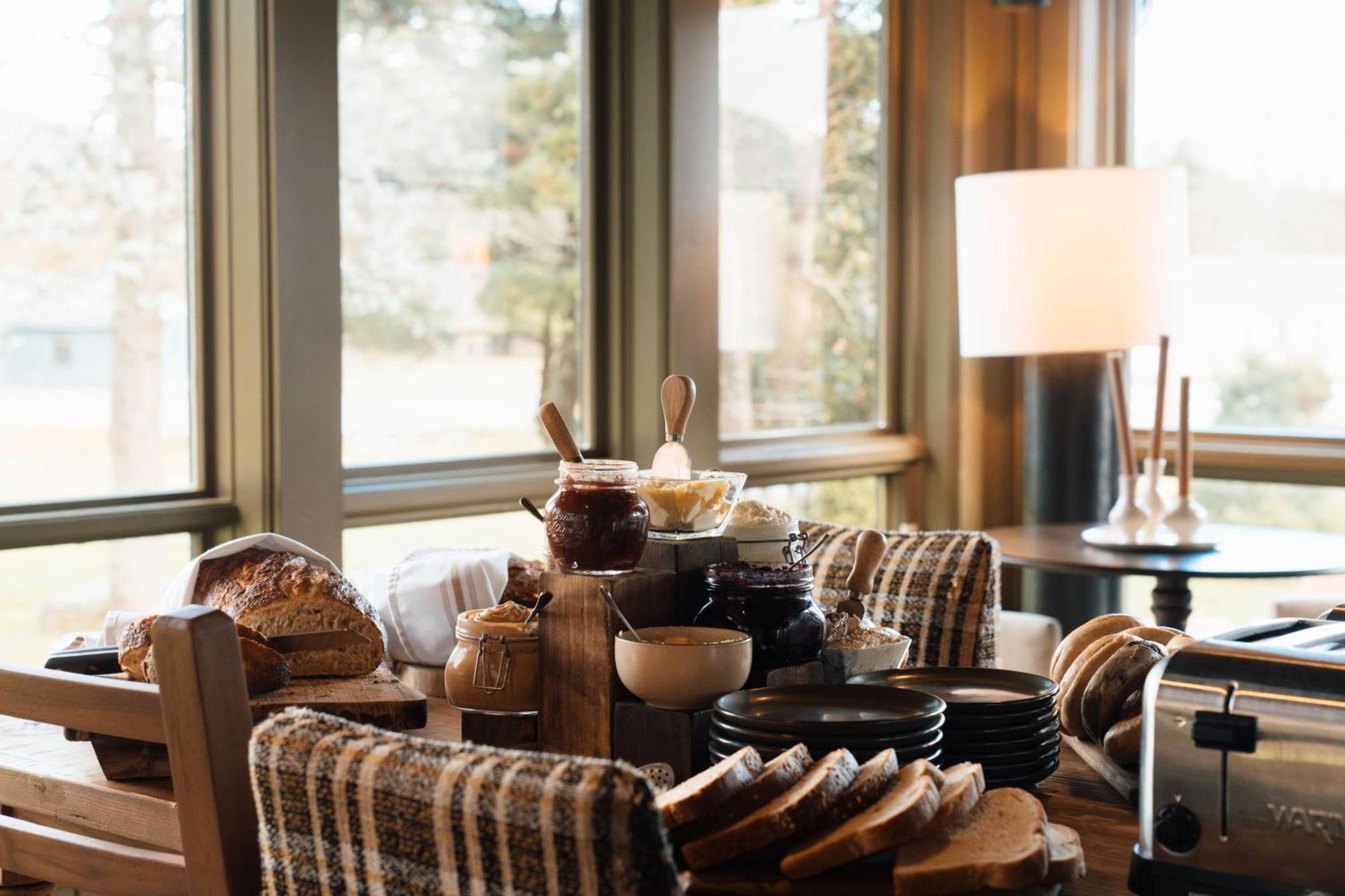 Awol Stowe Hotel Kültér fotó